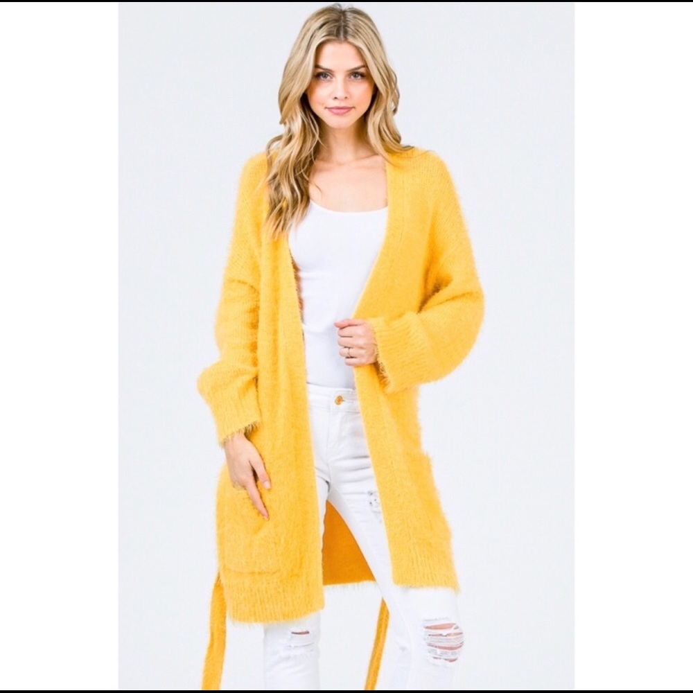 🥳3/$30🌸 Yellow cardigan